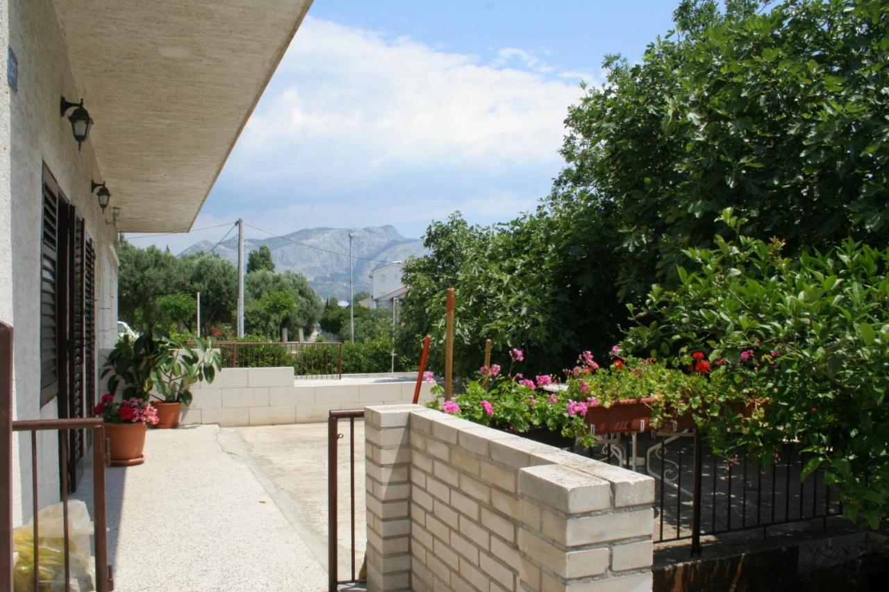 Apartments By The Sea Duce, Omis - 2731 Dugi Rat Kültér fotó