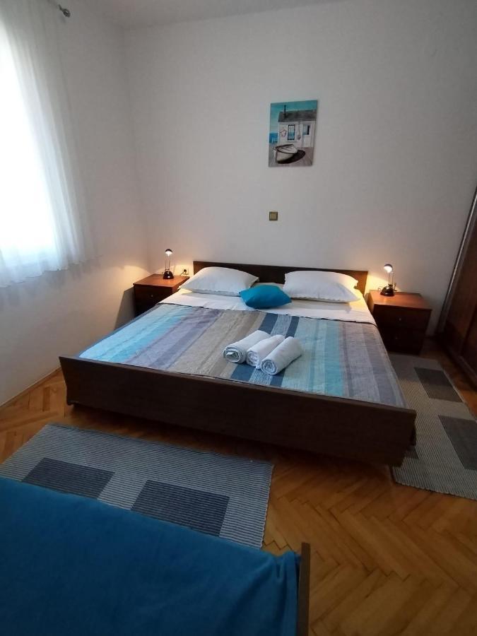 Apartments By The Sea Duce, Omis - 2731 Dugi Rat Kültér fotó