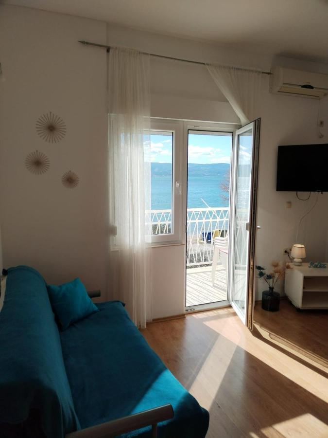 Apartments By The Sea Duce, Omis - 2731 Dugi Rat Kültér fotó