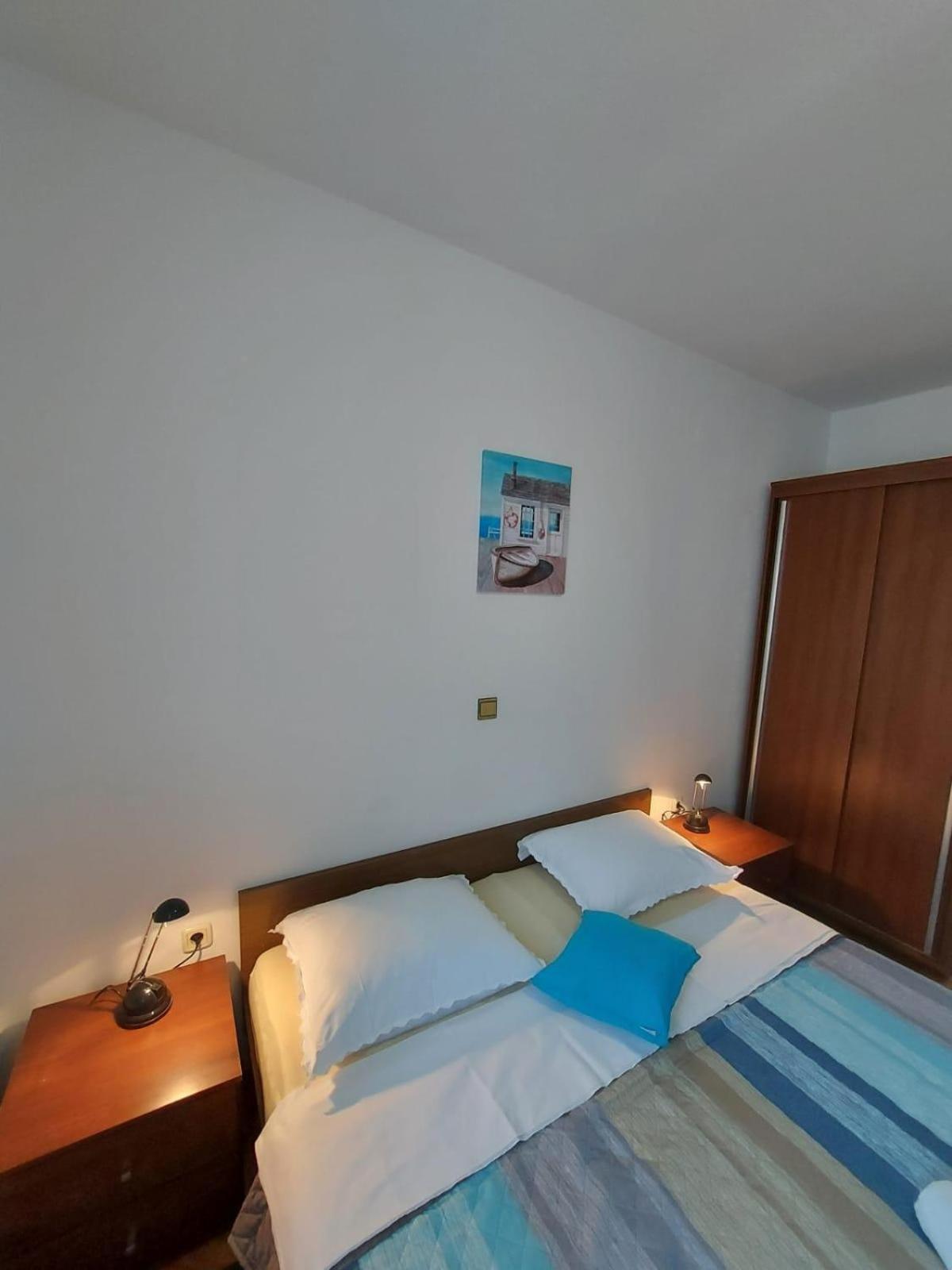 Apartments By The Sea Duce, Omis - 2731 Dugi Rat Szoba fotó